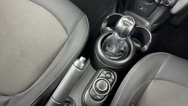 MINI Hatchback 1.5 Cooper Classic 3dr Petrol Hatchback